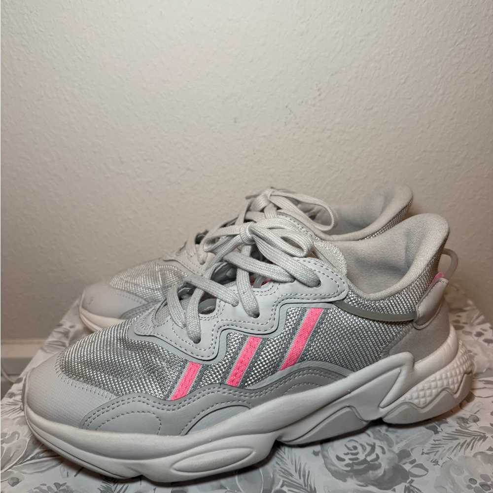 Youth 6.5 Adidas Ozwegoo
